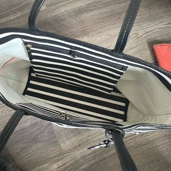 Kate spade striped tote bag, new without tags - Picture 3 of 3